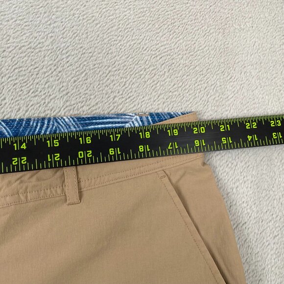 Reel Life Men's Shorts XXL Tan Lightweight Nylon/Spandex with Pocket Details - Picture 4 of 12